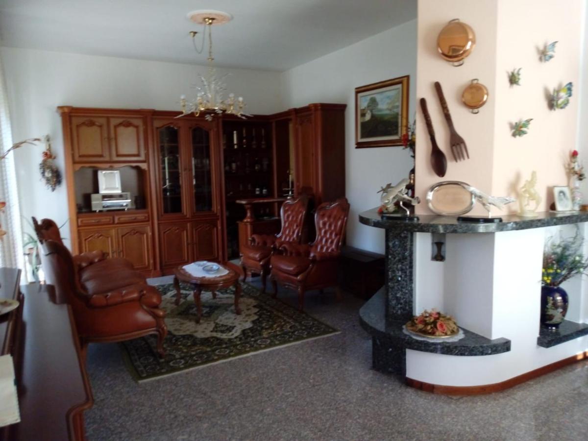 Da Terry Bed & Breakfast Vergiate Bagian luar foto