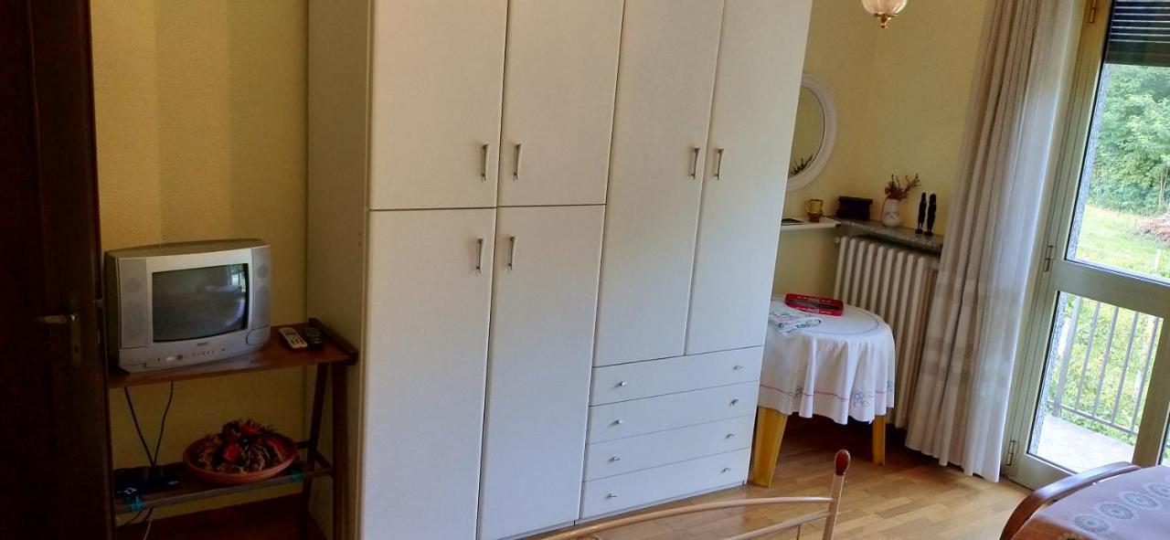 Da Terry Bed & Breakfast Vergiate Bagian luar foto