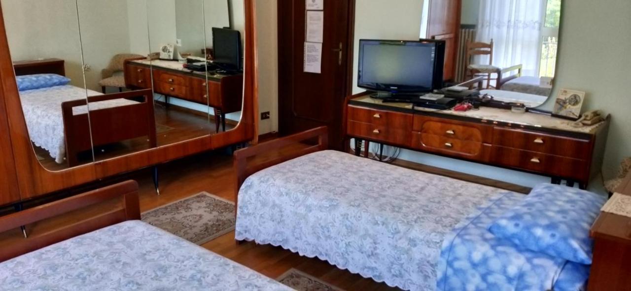 Da Terry Bed & Breakfast Vergiate Bagian luar foto